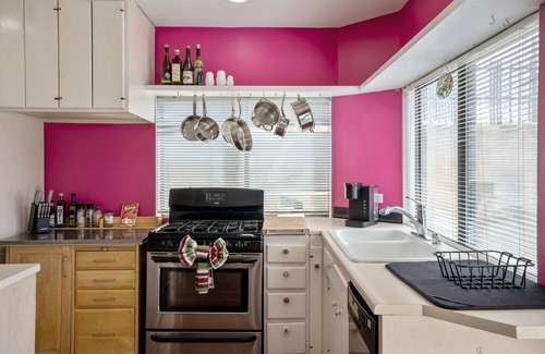 University Heights House | Beautiful Gem near UNM! Nob Hill! Downtown!