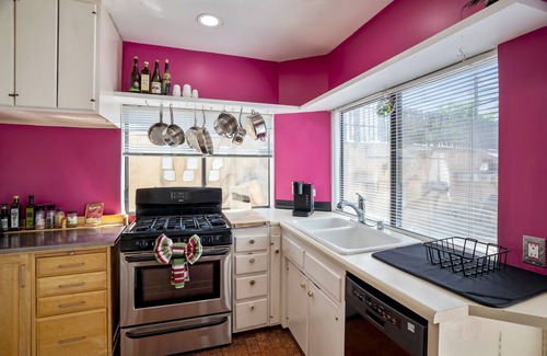 University Heights House | Beautiful Gem near UNM! Nob Hill! Downtown!