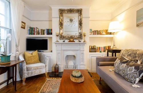 Chichester House | Beautiful Georgian Home in the heart of Chichester