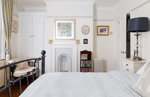 Chichester House | Beautiful Georgian Home in the heart of Chichester