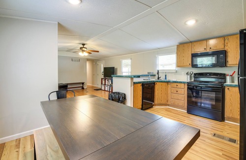 Huntsville House | Beautiful Getaway - Ride to Cumberland Trails!