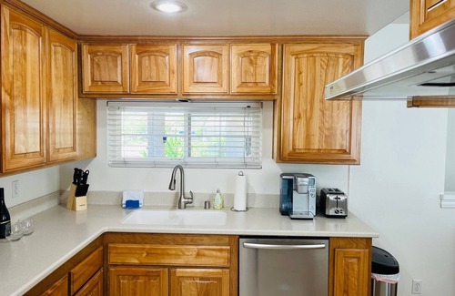 Bonita House | Beautiful Glendora Home with remodeled bathrooms, large yard, pool.