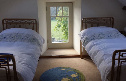 Morpeth Cottage | Beautiful Grade 2 Stone Built Cottage on farm in central position