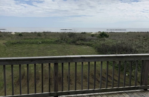 Grand Isle House | Beautiful Grand Isle QUIET East End Beachfront