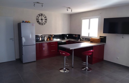 Alata Apartment | Beautiful ground floor apartment with pool in the countryside