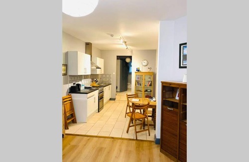 St Leonards-On-Sea Apartment | Beautiful Ground Floor Apartment in St Leonards