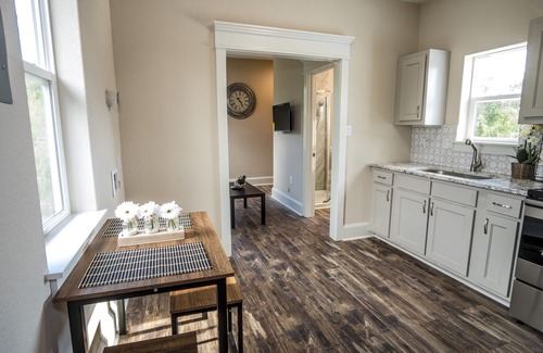 Near East Side House | Beautiful Guest House on New Built Home Near Downtown