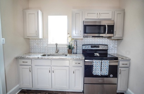 Near East Side House | Beautiful Guest House on New Built Home Near Downtown