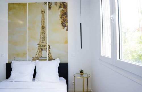 Orgeval Bed & Breakfast | ⭐Beautiful guest room with garden and jacuzzi⭐