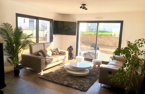 Courseulles-sur-Mer House | Beautiful house near the beach with private indoor Jacuzzi in Courseulles Sur Mer