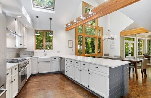 Harbert House | Beautiful Harbert Home Close to Sandy Lake Michigan Beach!