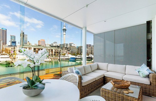 Auckland Central Business District Apartment | Beautiful harbour view apartment by Zodiak Stays