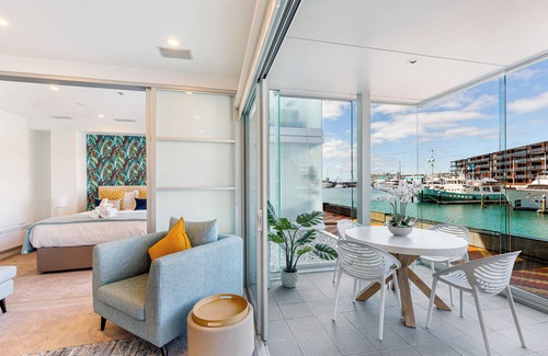 Auckland Central Business District Apartment | Beautiful harbour view apartment by Zodiak Stays