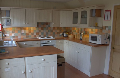 Portreath House | BEAUTIFUL HARBOURSIDE COTTAGE, 2 MIN WALK TO BEACH, Autumn/Winter from £525/week