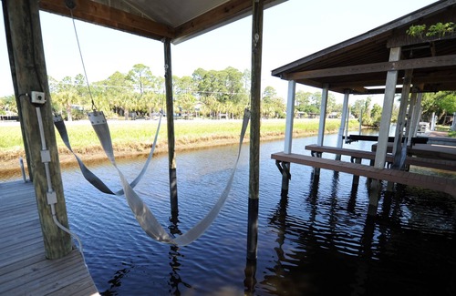Suwannee House | Beautiful Hide away - Downstairs