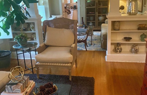 Hillcrest House | Beautiful Hillcrest bungalow.