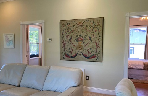 Cloverdale House | Beautiful historic 3 bedroom home with a 5 minute walk to downtown