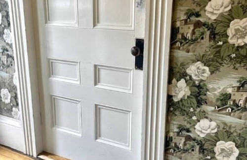 West End Apartment | Beautiful, historic apartment, close to everything!