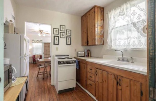 Mount Dora Cottage | Beautiful Historic Cottage, The Garden
