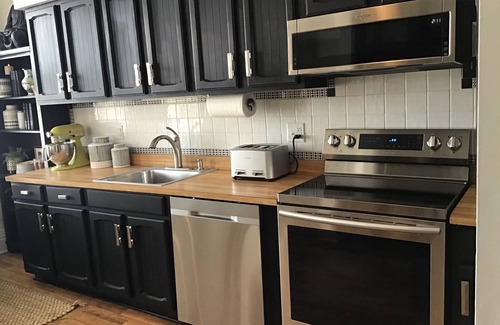 South Main Street Apartment | Beautiful Historic Row House