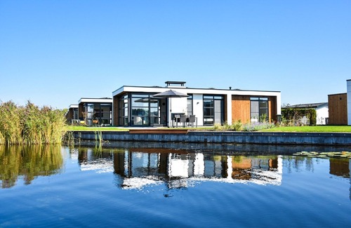 Loosdrecht House | Beautiful holiday home in a holiday park