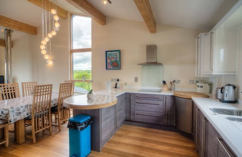 Talland House | Beautiful holiday home with hot tub, just a walk away from Talland beach.