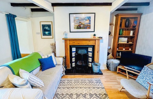 Berwick-upon-Tweed Cottage | Beautiful Holy Island of Lindisfarne: Dog Friendly Peaceful Retreat.