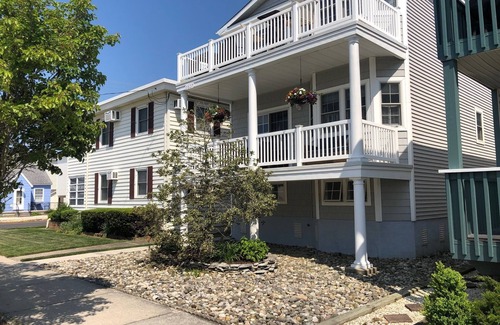 South End House | Beautiful Home 1 Block From Beach, Tennis and Playground!
