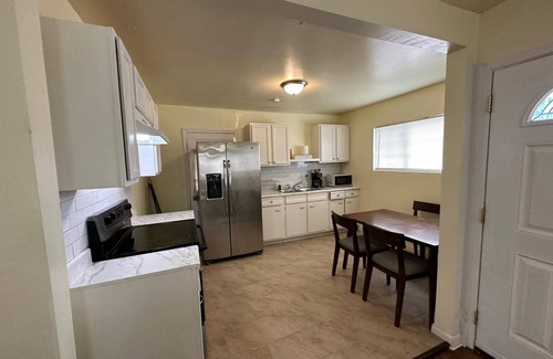 Northwest Los Angeles Heights House | Beautiful home - 9 mins from Downtown and SAT