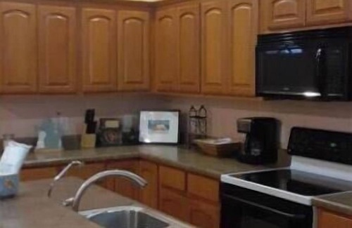 Foothills House | Beautiful home and scenic mountain view!