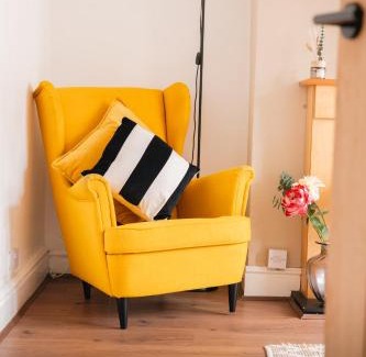 Liverpool House | Beautiful Home Away From Home - 3 Bedrooms - 6 Beds - Sleeps 7 - Free Parking
