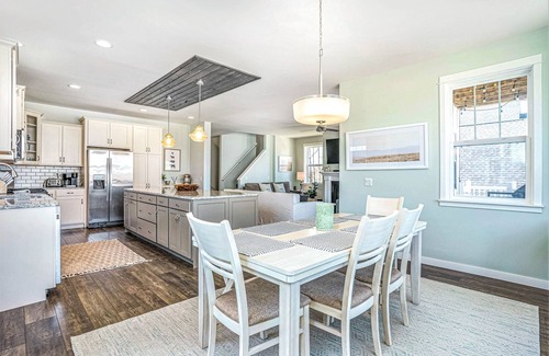 Miami Park House | Beautiful home close to beach with deck, patio, firepit, WiFi, & gas fireplace