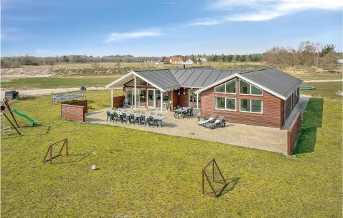 Aalbaek House | Beautiful Home In Ålbæk With Kitchen
