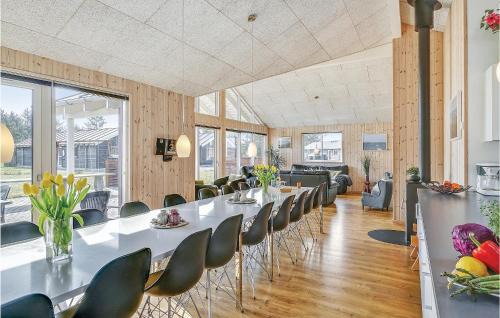 Aalbaek House | Beautiful Home In Ålbæk With Kitchen