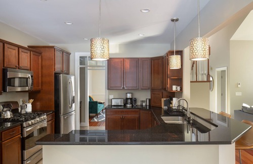 Lee House | Beautiful Home in AMAZING Berkshire Location