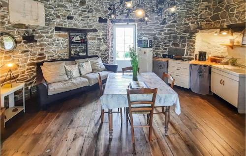 Cherrueix House | Beautiful Home In Cherrueix