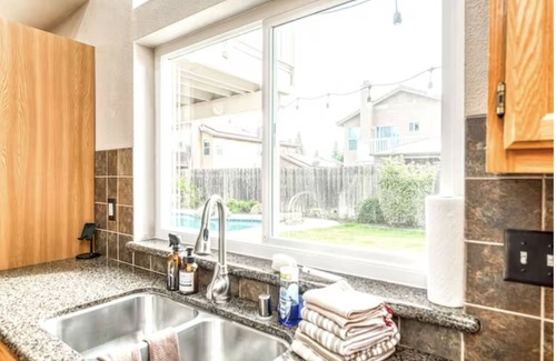 Clovis House | Beautiful Home in Clovis 5BD 3BA in proximity to Yosemite Park