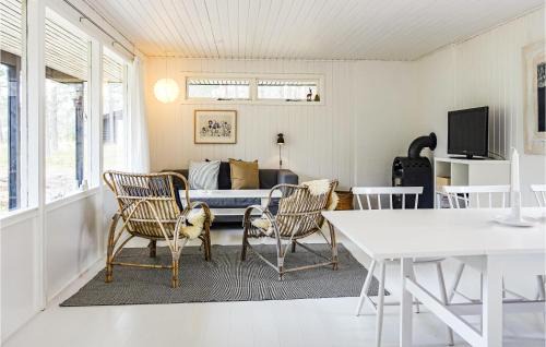 Pedersker House | Beautiful Home In Nexø With Wifi