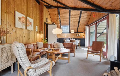 Helberskov Strand House | Beautiful Home In Hadsund With Kitchen