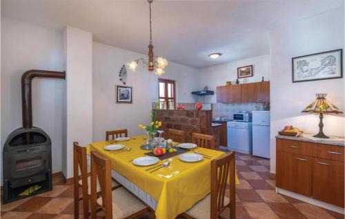 Hrboki House | Beautiful Home In Hrboki With Wifi