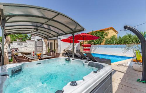 Kavran House | Beautiful Home In Kavran With Kitchen