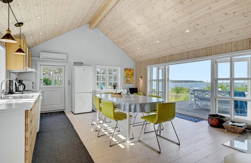 Fejrup House | Beautiful home in Knebel with WiFi