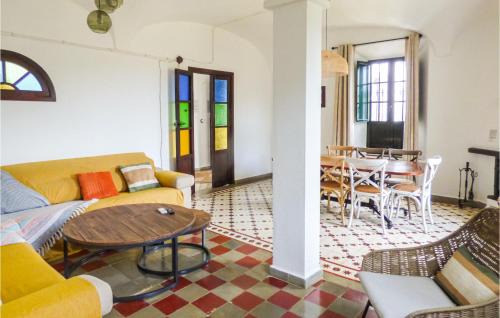 La Nava House | Beautiful Home In La Nava With Kitchen