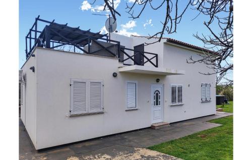 Marcana House | Beautiful Home In Marcana With Wifi