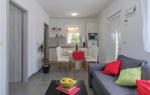 Marcana House | Beautiful Home In Marcana With Kitchen
