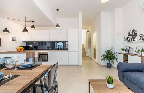 Njivice House | Beautiful home in Njivice with WiFi