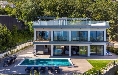 Opric House | Beautiful Home In Opric With Wifi