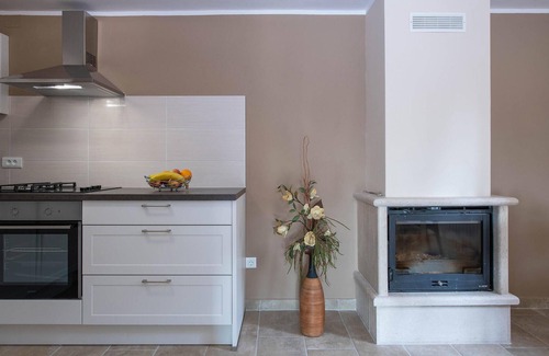 Orbanici House | Beautiful home in Orbanici with WiFi
