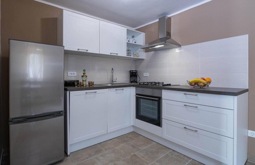 Orbanici House | Beautiful home in Orbanici with WiFi