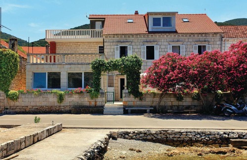 Kneza House | Beautiful home in Racisce with kitchen
